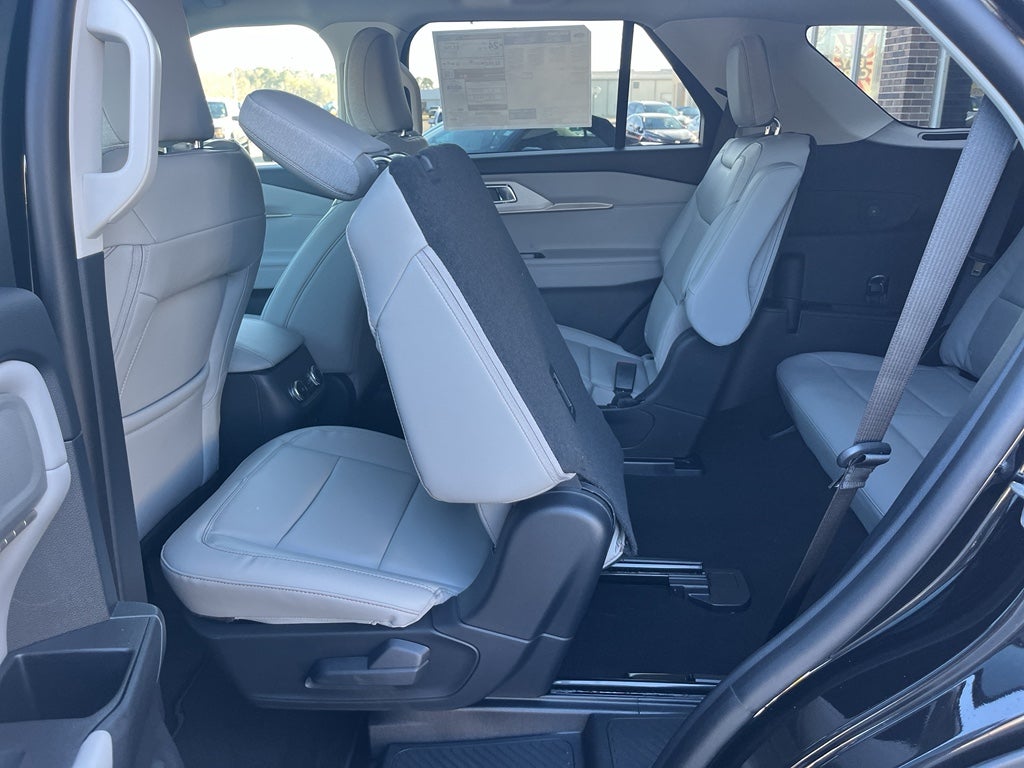 2026 Ford Explorer Active (200A)