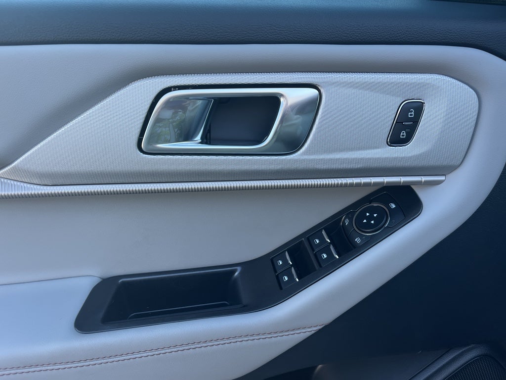 2026 Ford Explorer Active (200A)