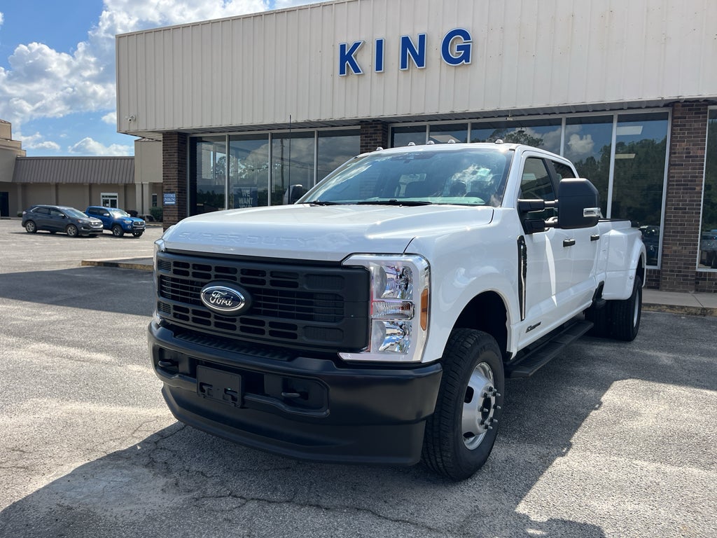 2026 Ford F-350 XL 4x4 Crew Cab 8' Box DRW's photo