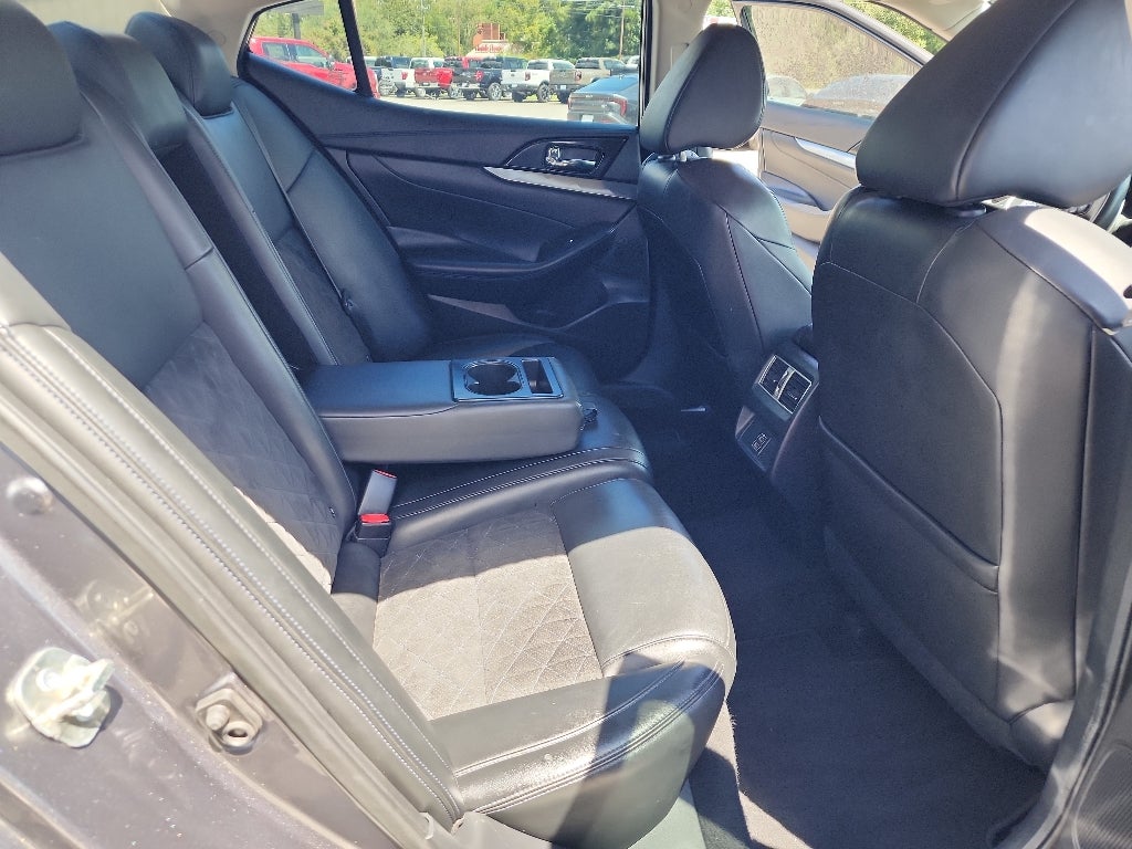 2018 Nissan Maxima SR